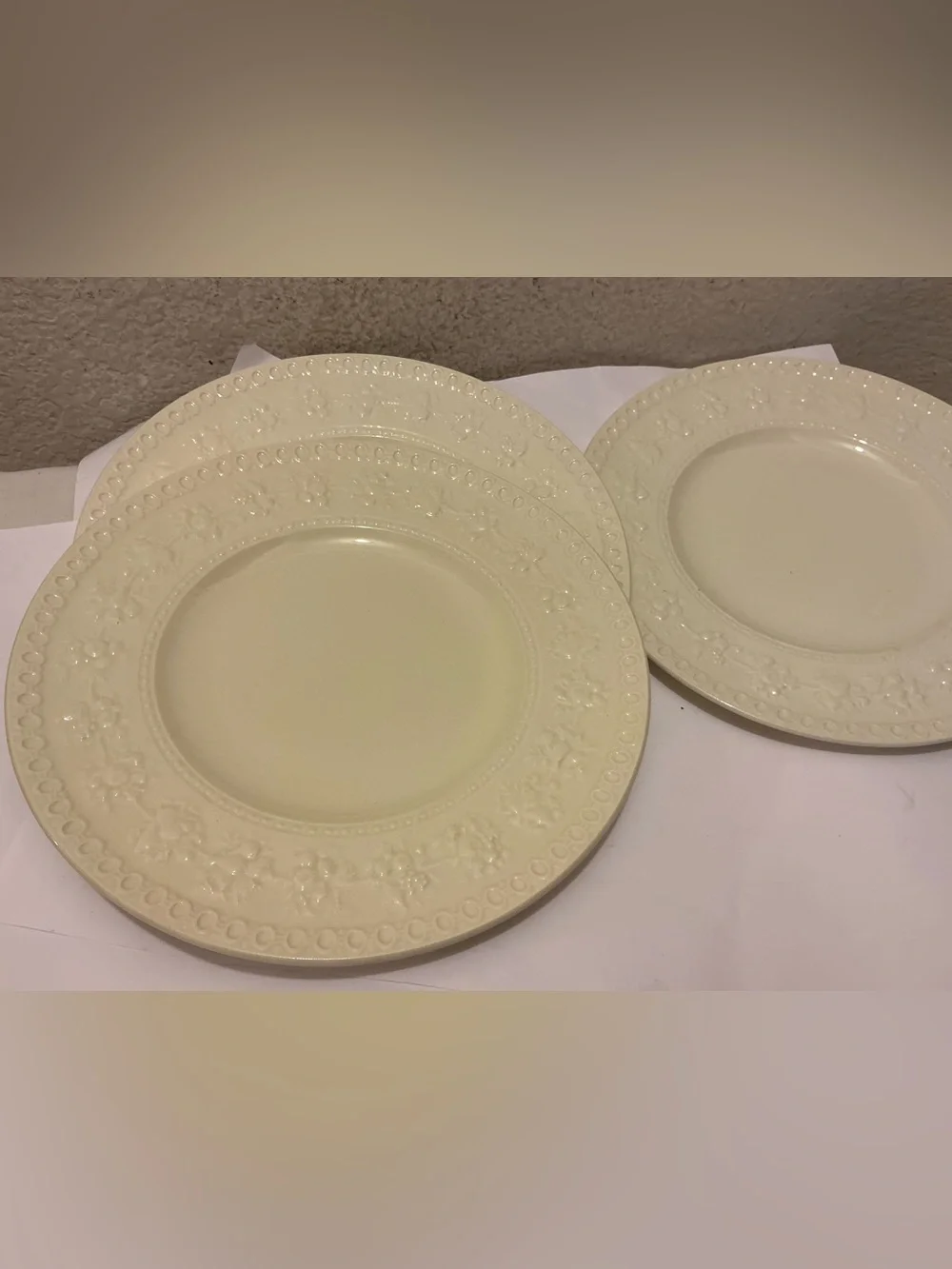 Wedgwood Cream Embossed Floral Dinner Plates - Set of 3 G26